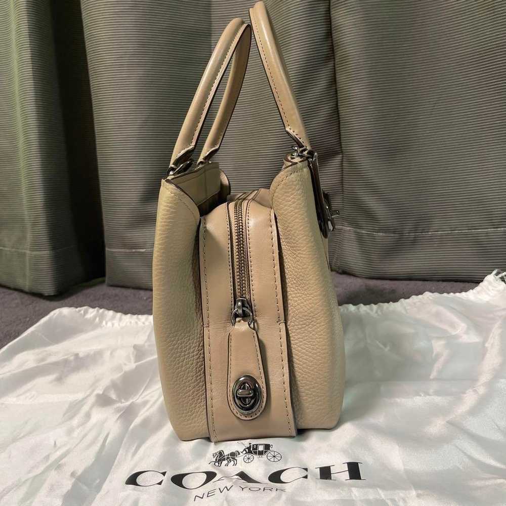 COACH bag rare item in excellent condition - image 3