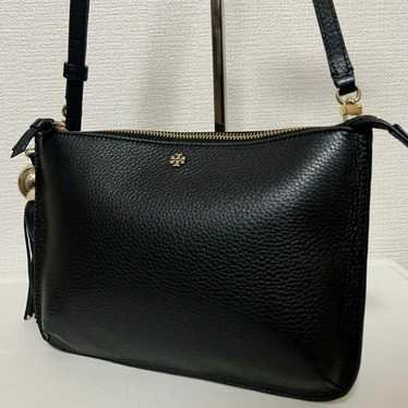 Tory Burch shoulder bag leather tassel.