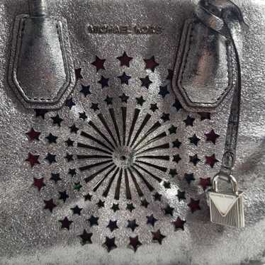 Michael Kors Light Up  Mercer MD Messenger Leathe… - image 1