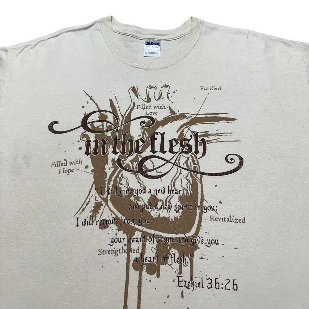 Gildan × Vintage Y2K Style In the Flesh Heart T-S… - image 3