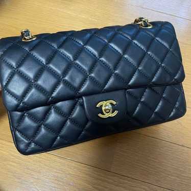 CHANEL Matelassé shoulder bag