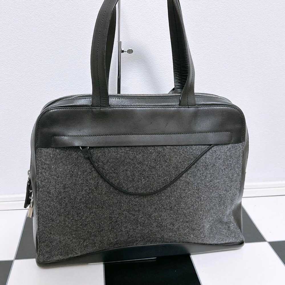 "High-quality item: PRADA handbag" - image 1