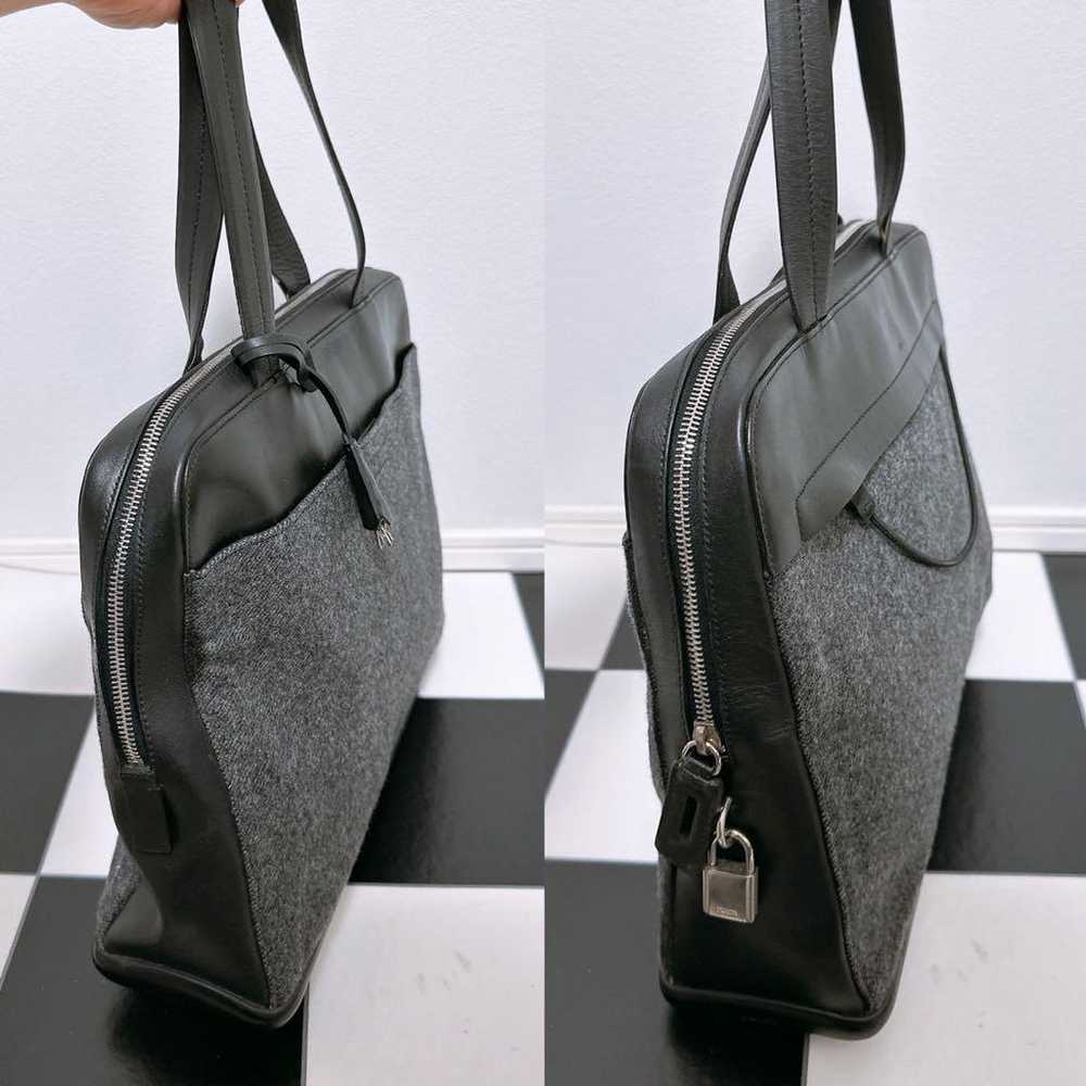 "High-quality item: PRADA handbag" - image 2