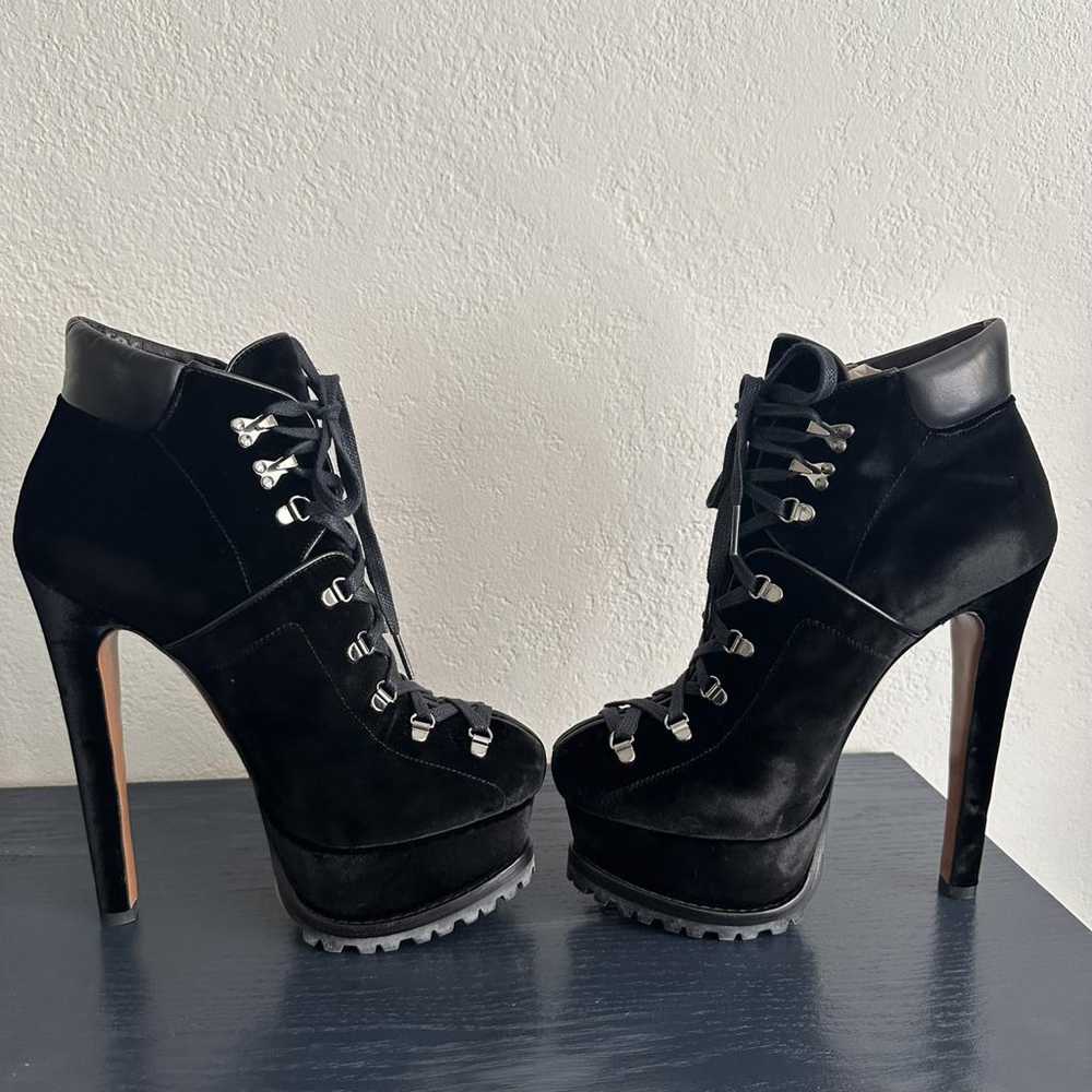 Alaïa Velvet lace ups - image 6