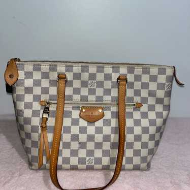 LV purse