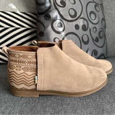 Toms beige suede leather ankle boots women's 5