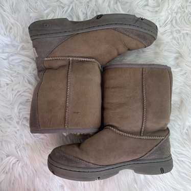 UGG Ultimate Short Boots 5275