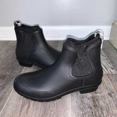 UGG womens Sheepskin Insole Rain Boots (LIKE NEW) - image 1