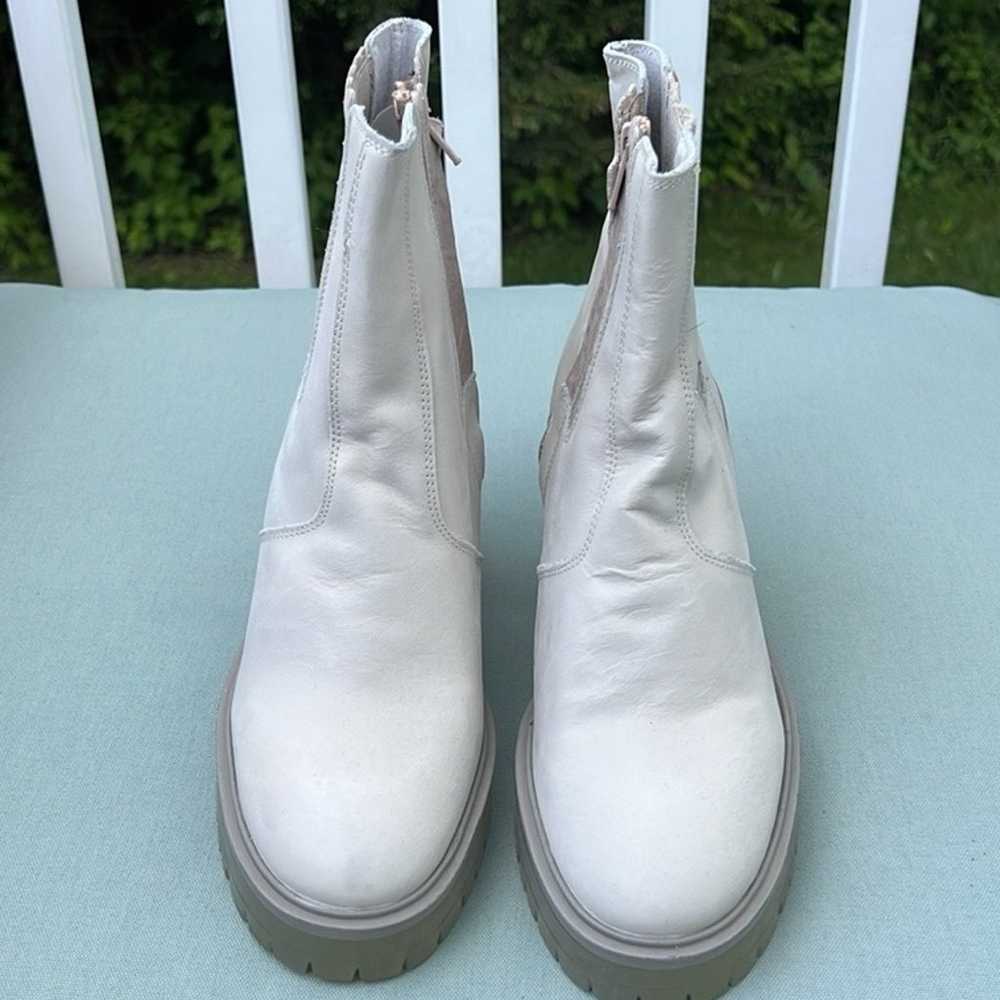 Free People James Chelsea Boots Size 8.5 cream - image 2