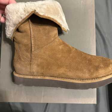 Rare - Like New UGG Women’s Aubree Sz 9 - image 1