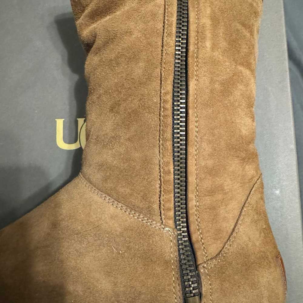 Rare - Like New UGG Women’s Aubree Sz 9 - image 2