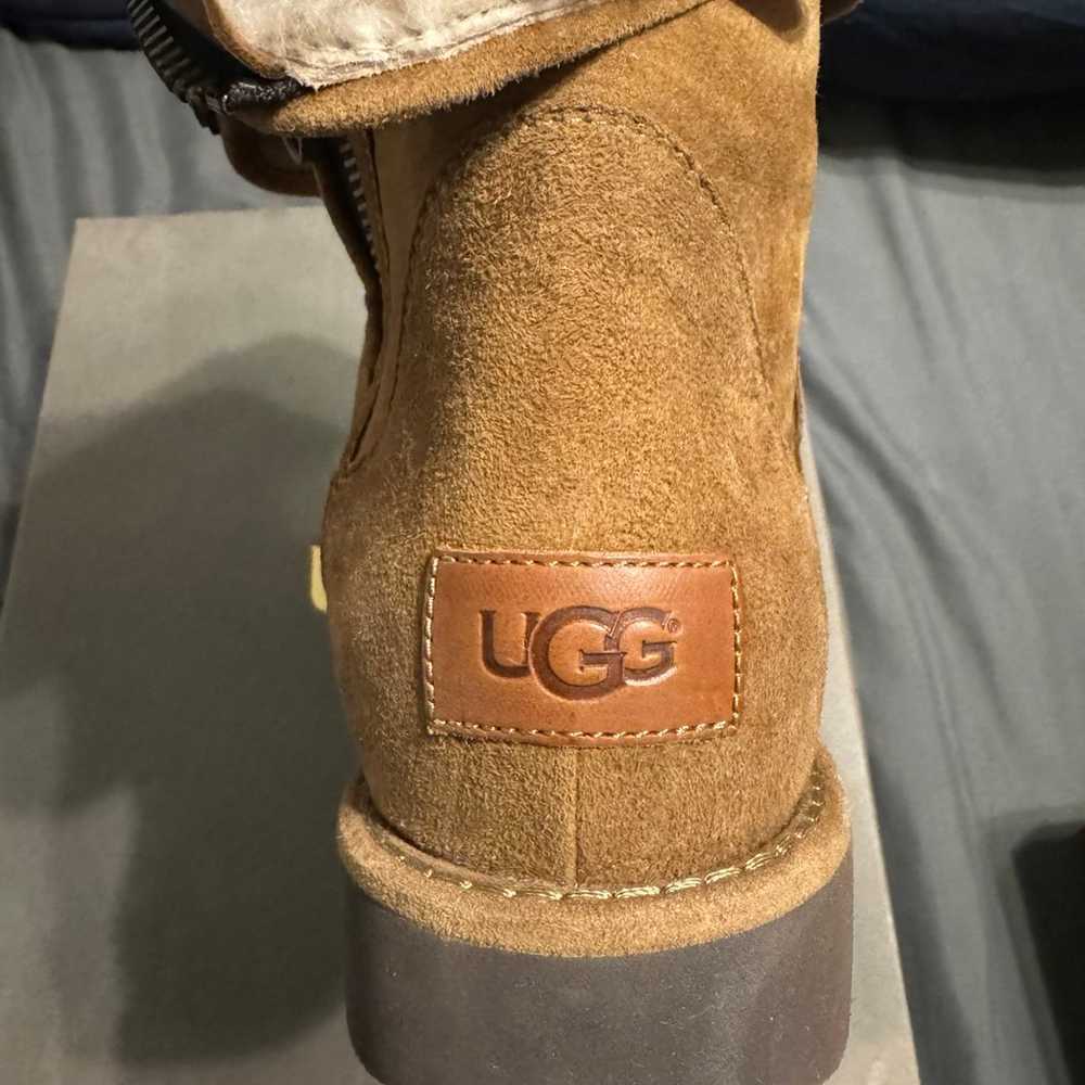 Rare - Like New UGG Women’s Aubree Sz 9 - image 4