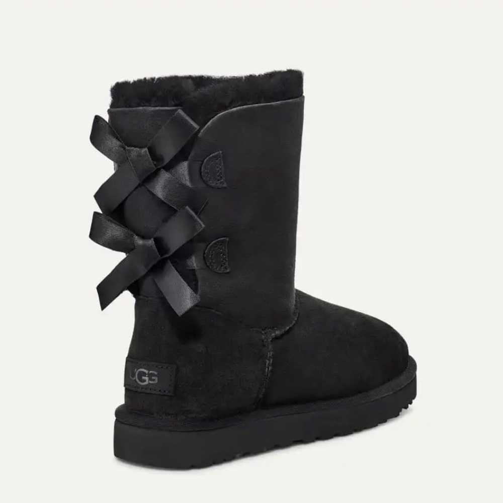 bailey bow uggs - image 1