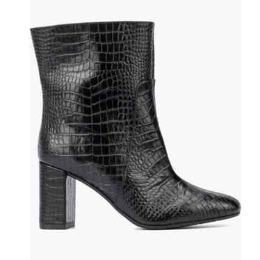 NWOT Aquatalia Luzio Croc Embossed Black Ankle Boo