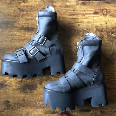 Current Mood platform boots - image 1