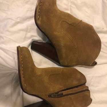 Frye - Madeline Cashew ankle boots