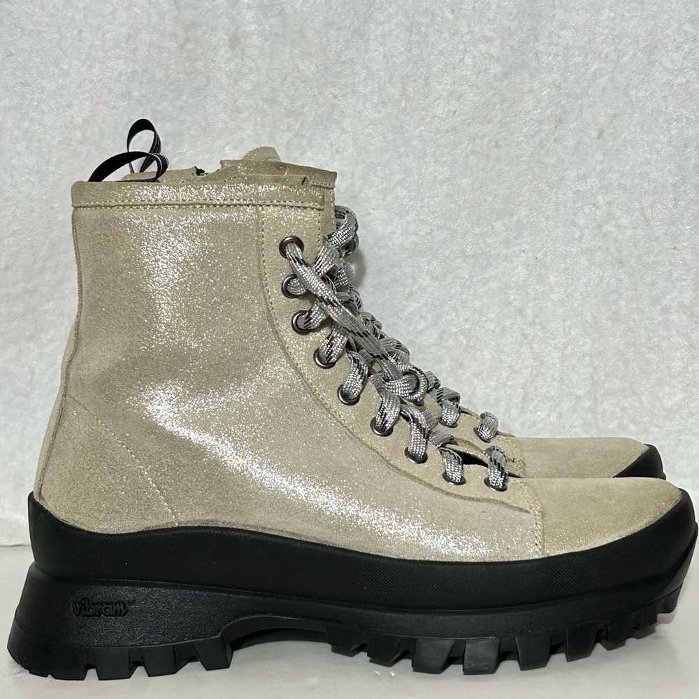 P448. Womens Denise Shimmery Beige Leather Vibram… - image 1