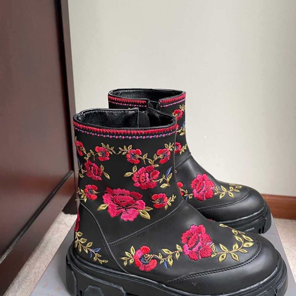 FARM RIO Women Floral Embroider Boots - NEW NWOB - image 9