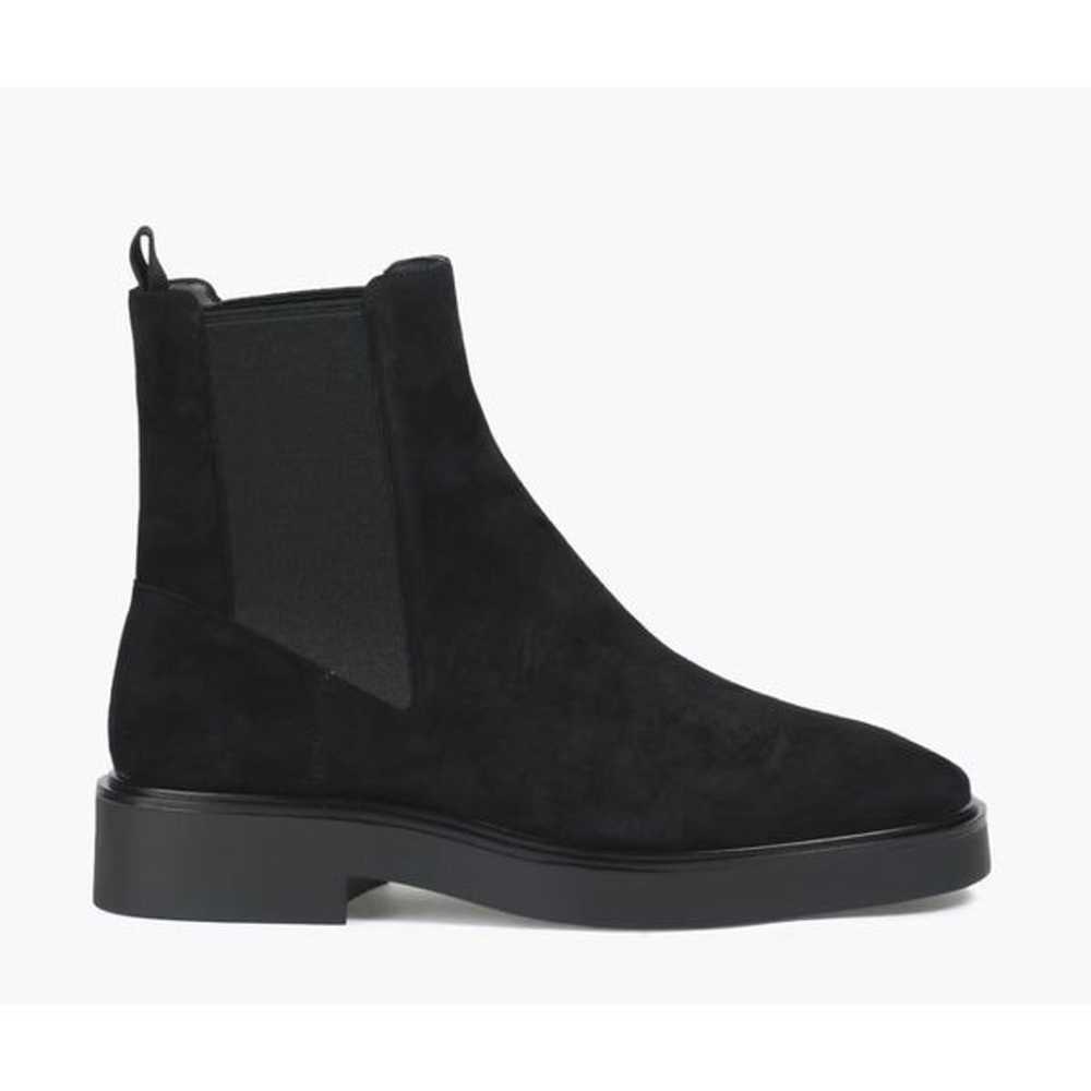 STUART WEITZMAN Henley suede Chelsea boots in Bla… - image 1