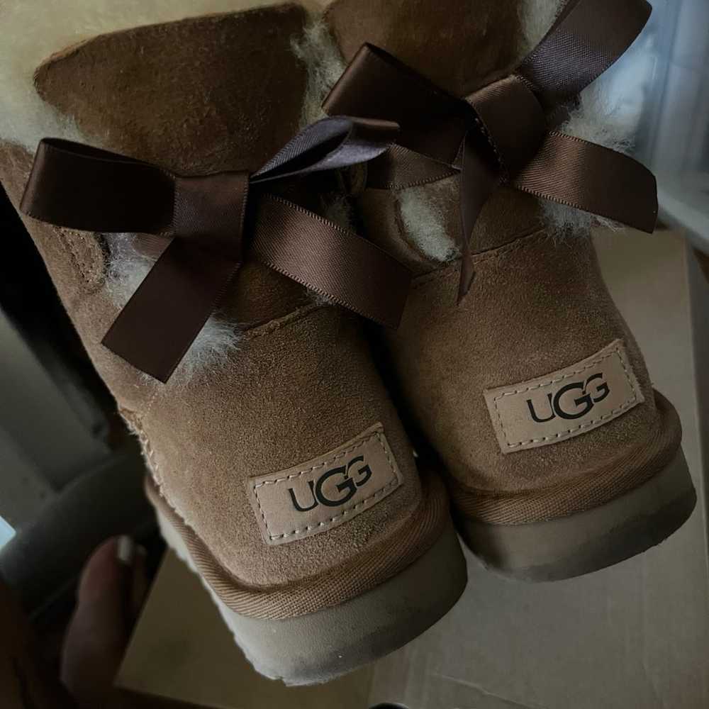 UGG W MINI BAILEY BOW II - image 5