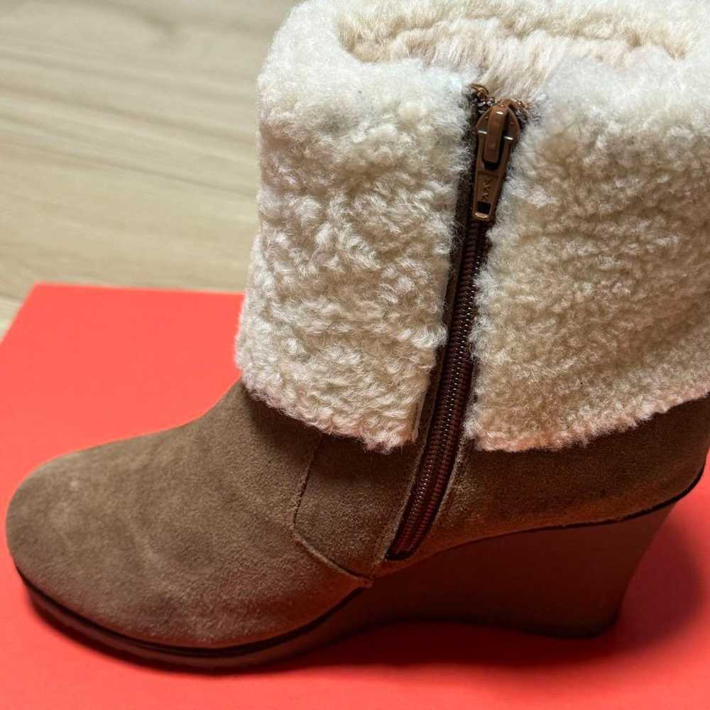 UGG Australia 23cm sheepskin boots - image 5