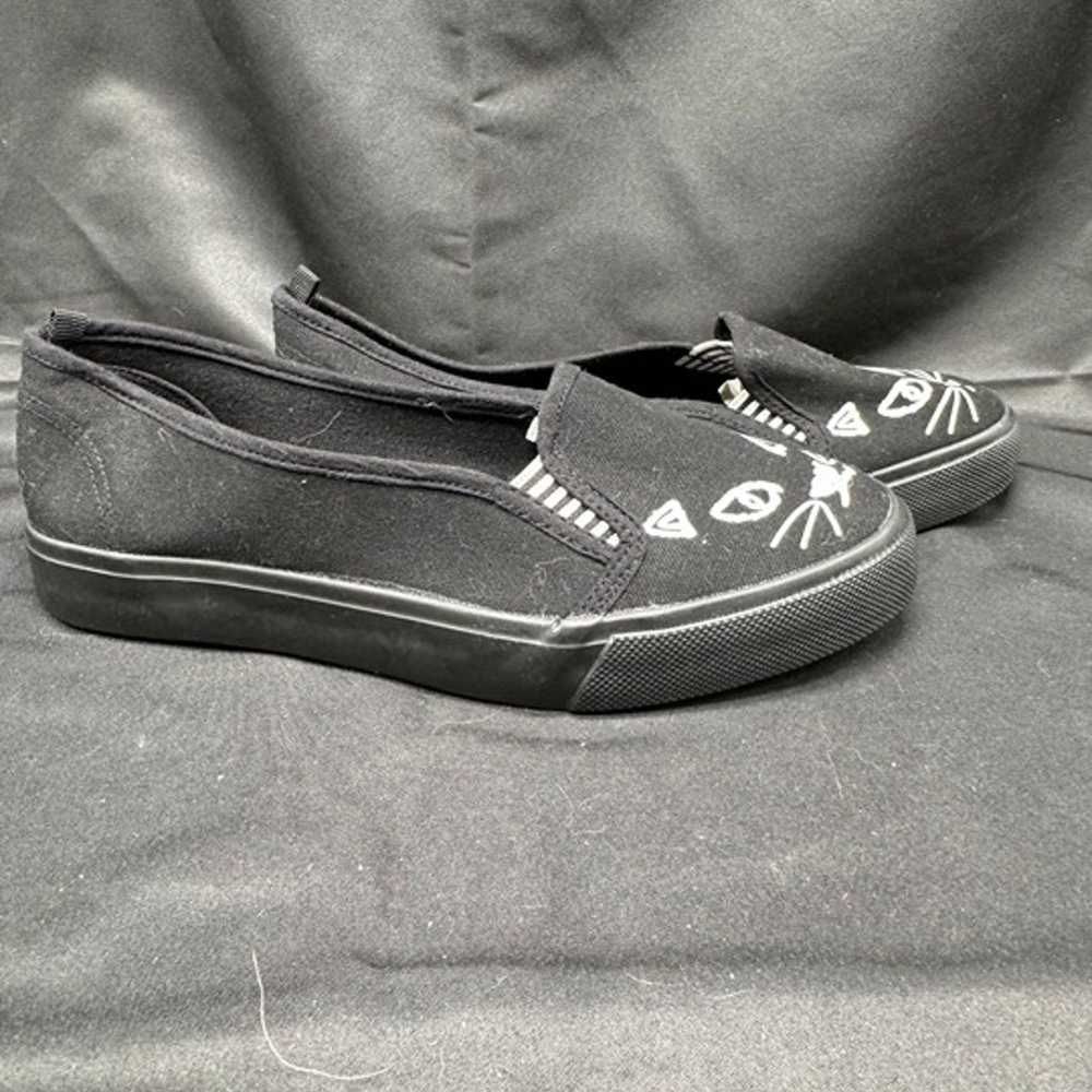 Purrfect pair of Hot Topic Black Slip On Shoes, W… - image 3