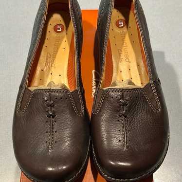 Clarks Unstructured Brown Leather Flats