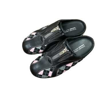 Donald J Piner Sport-I-que Argyle Plaid Black/Pink