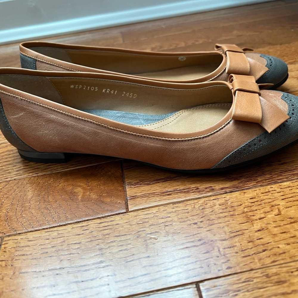 Brand New Retro Two Tone Leather Flats - image 2