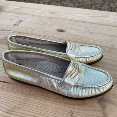 SAS gold slip on leather loafers Sz 7