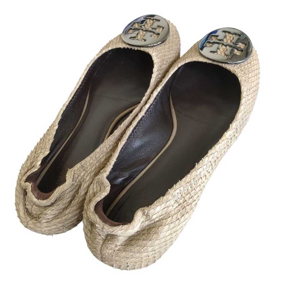 Tory Burch flat shoes ballet shoes logo plate sil… - image 12