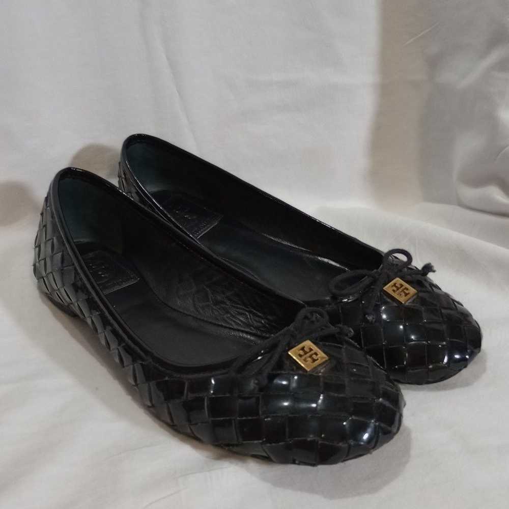 Tory Burch Black Ballet Flats Shoes.
Size 8 - image 6