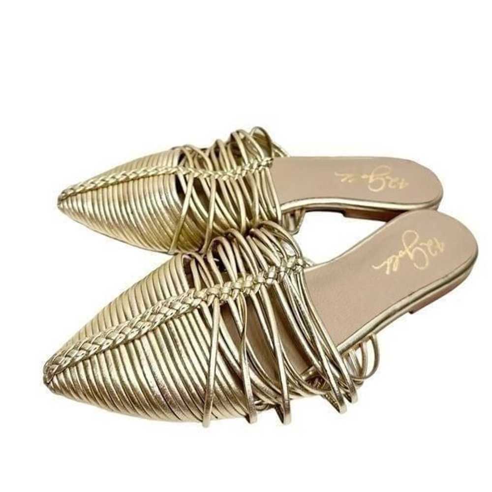 42 Gold Shoes Womens Size 5 Pointed Toe Metallic … - image 1