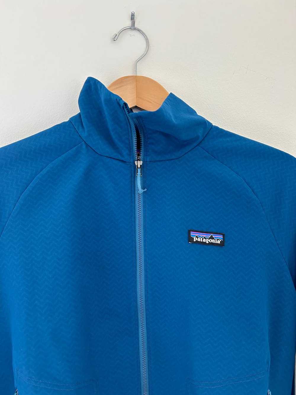 Patagonia CrossStrata Jacket/Windbreaker (S) | Us… - image 2