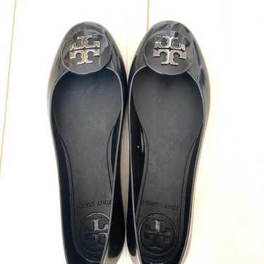 Tory Burch black pumps rain pumps.