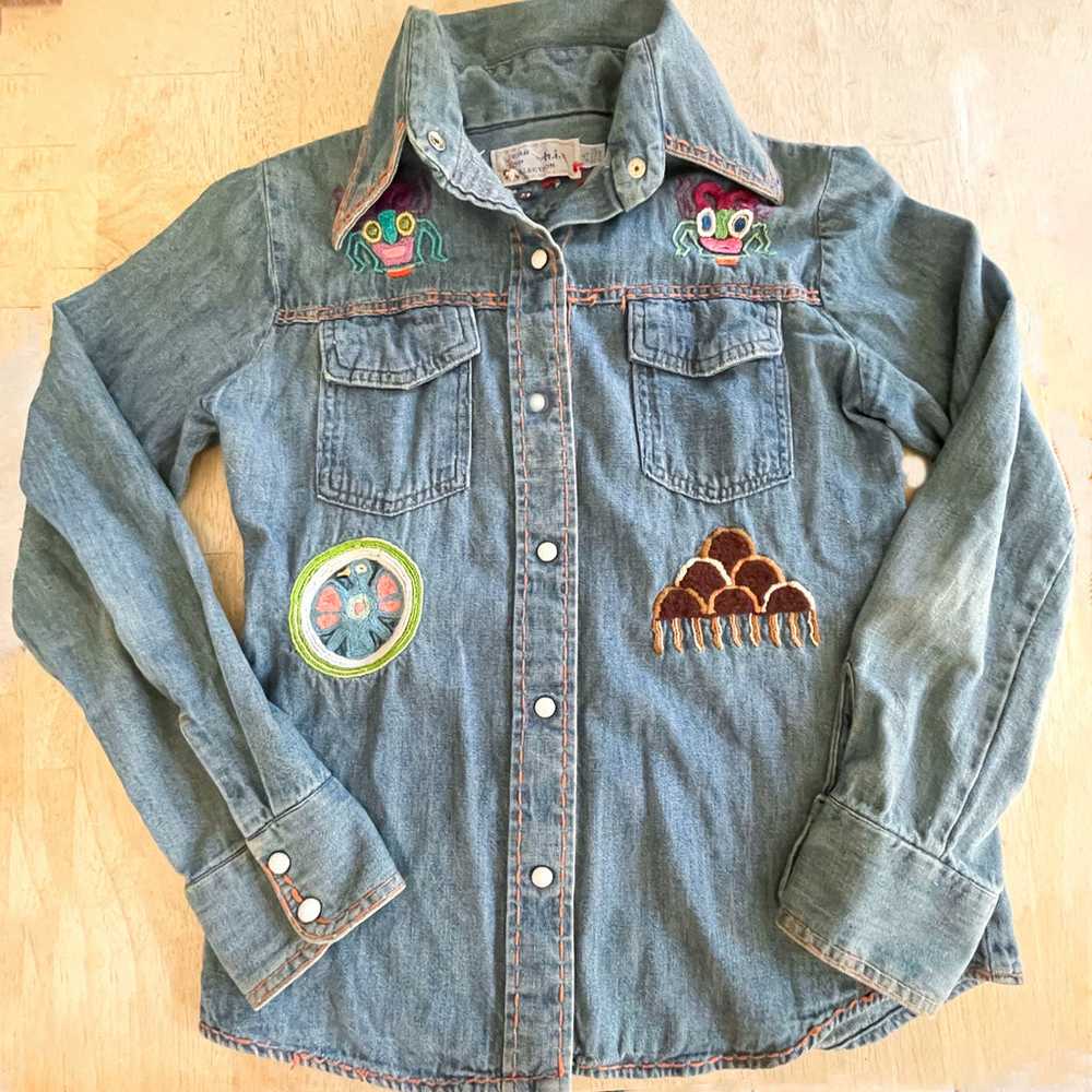 Vintage 60s/70s Hand Embroidered Denim Shirt, Pea… - image 3