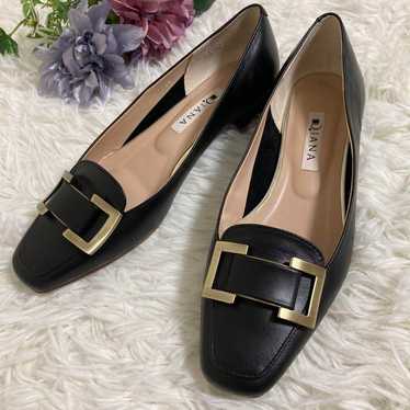 Brand new item, DIANA leather flat pumps with gol… - image 1