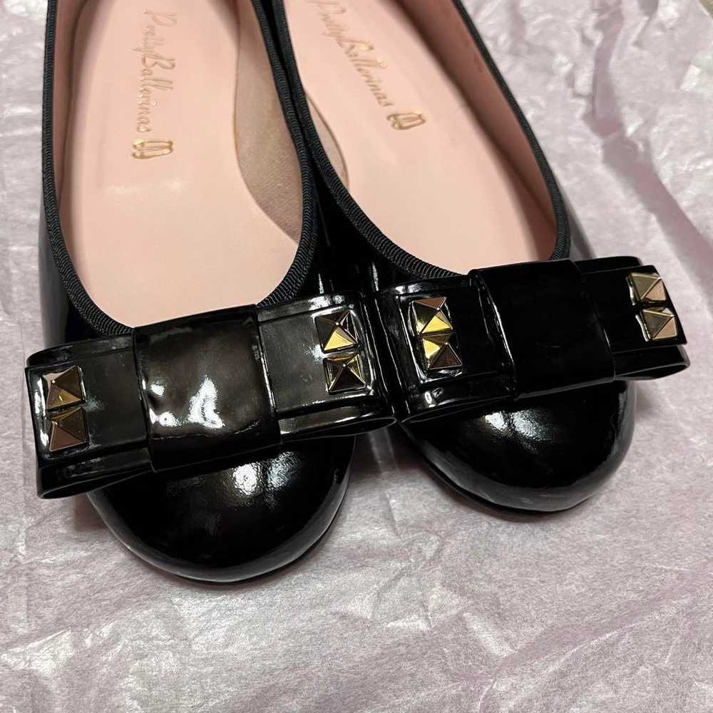 Pretty ballerina enamel flat shoes in black with … - image 2