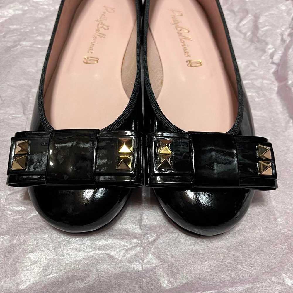 Pretty ballerina enamel flat shoes in black with … - image 3