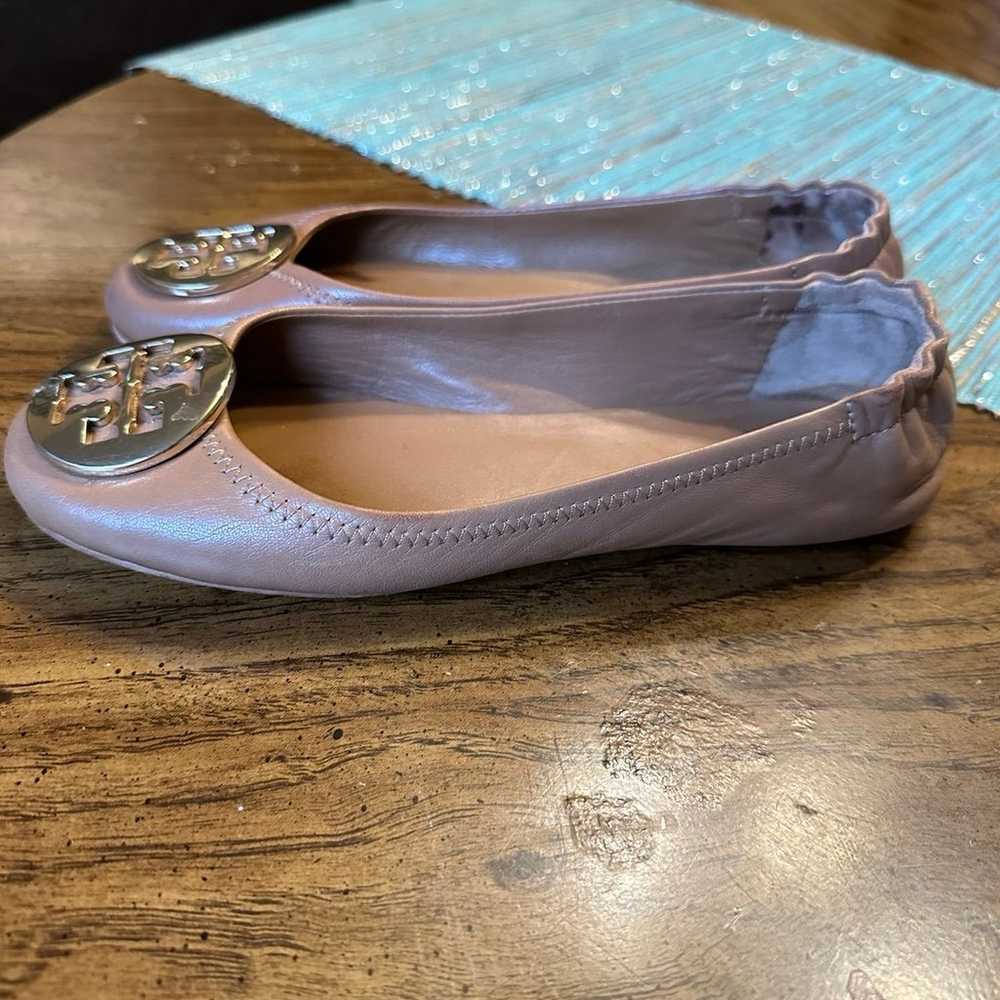 Tory Burch Minnie Ballet Flat in Tan - image 5