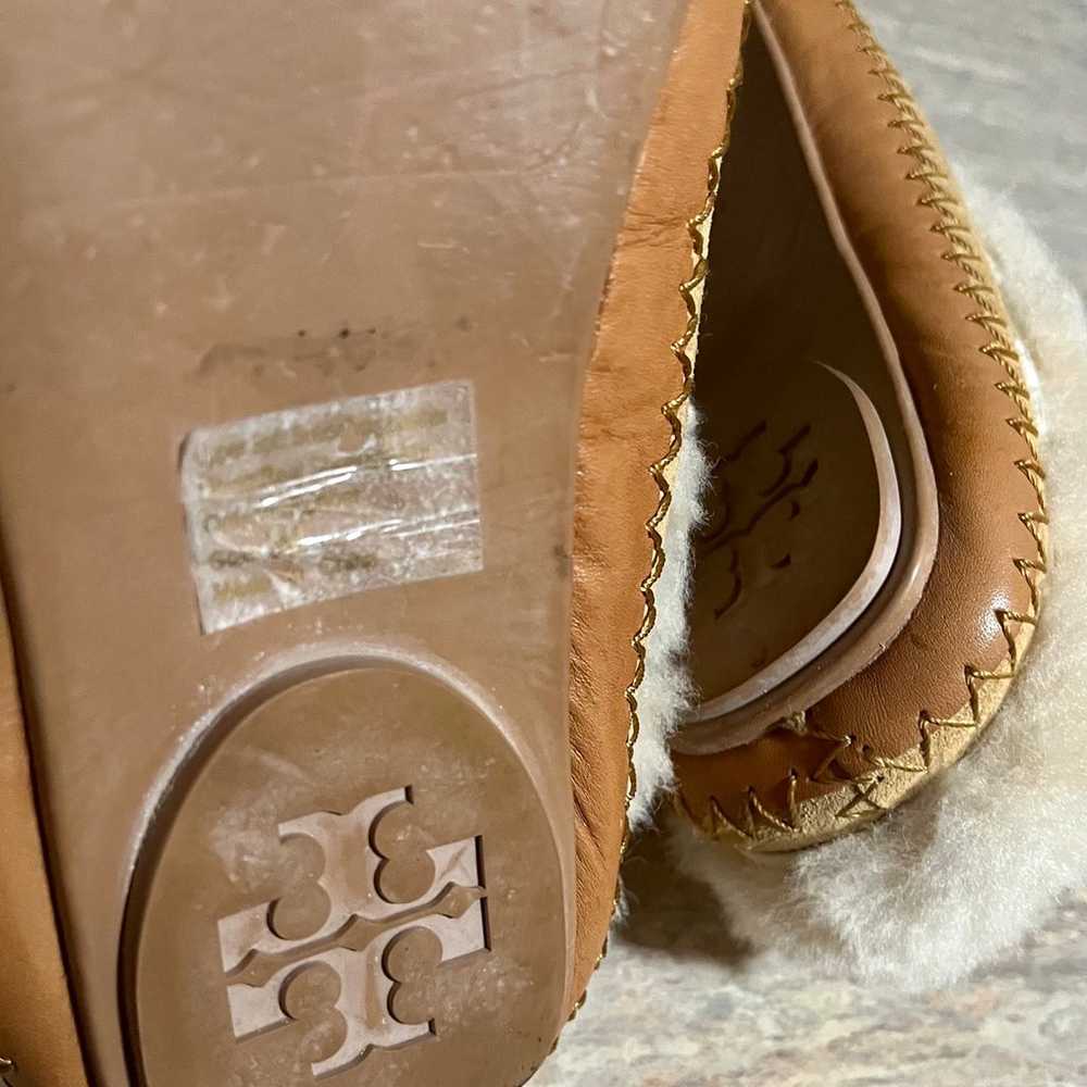 Tory Burch split suede and vegan leather slippers… - image 10