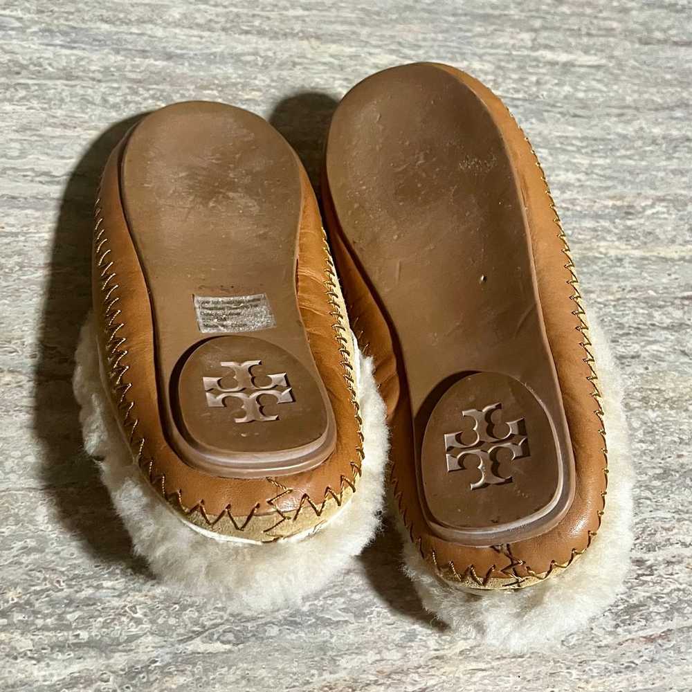 Tory Burch split suede and vegan leather slippers… - image 9