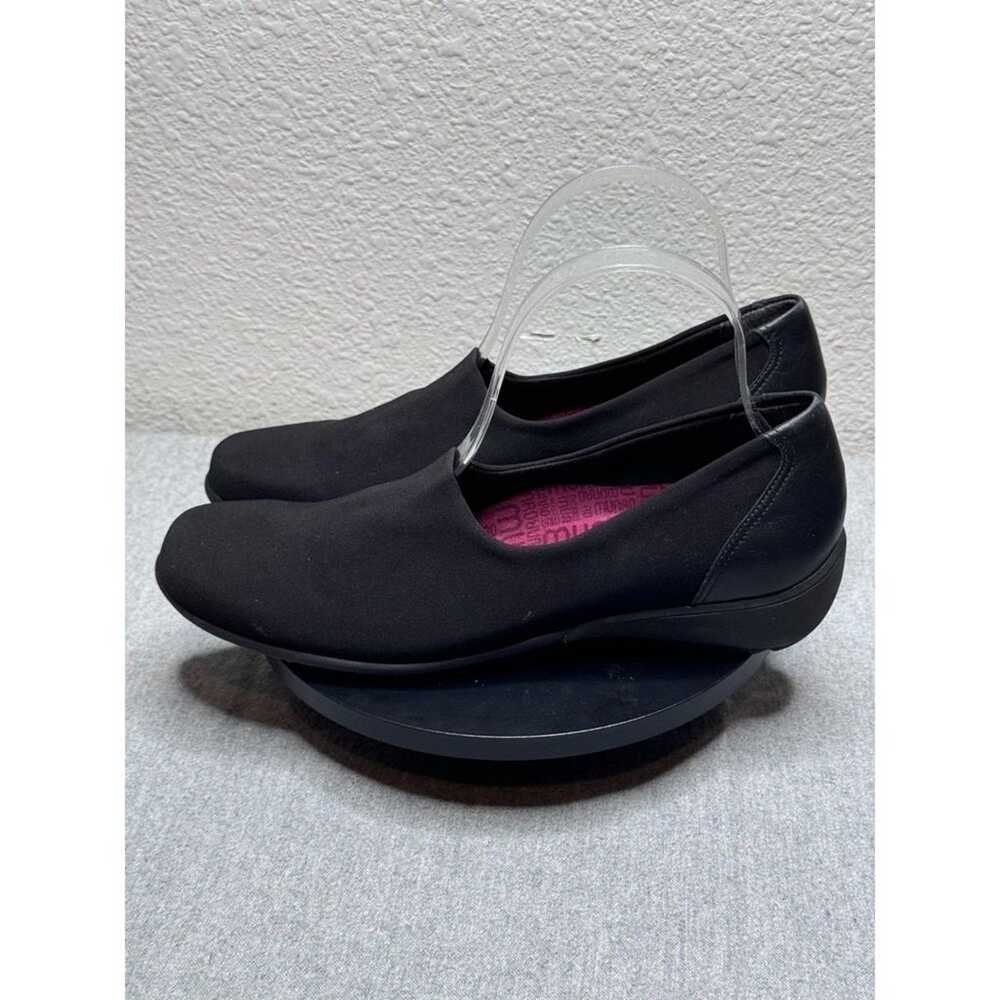 Munro Traveler Slip On Black NEW Flat Size 8 - image 2