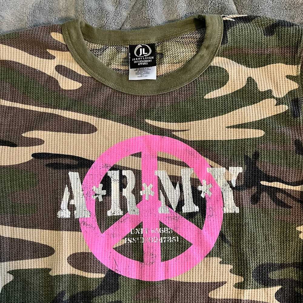 Vintage Jerry Leigh Army Camo Pink Peace Sign Lon… - image 2