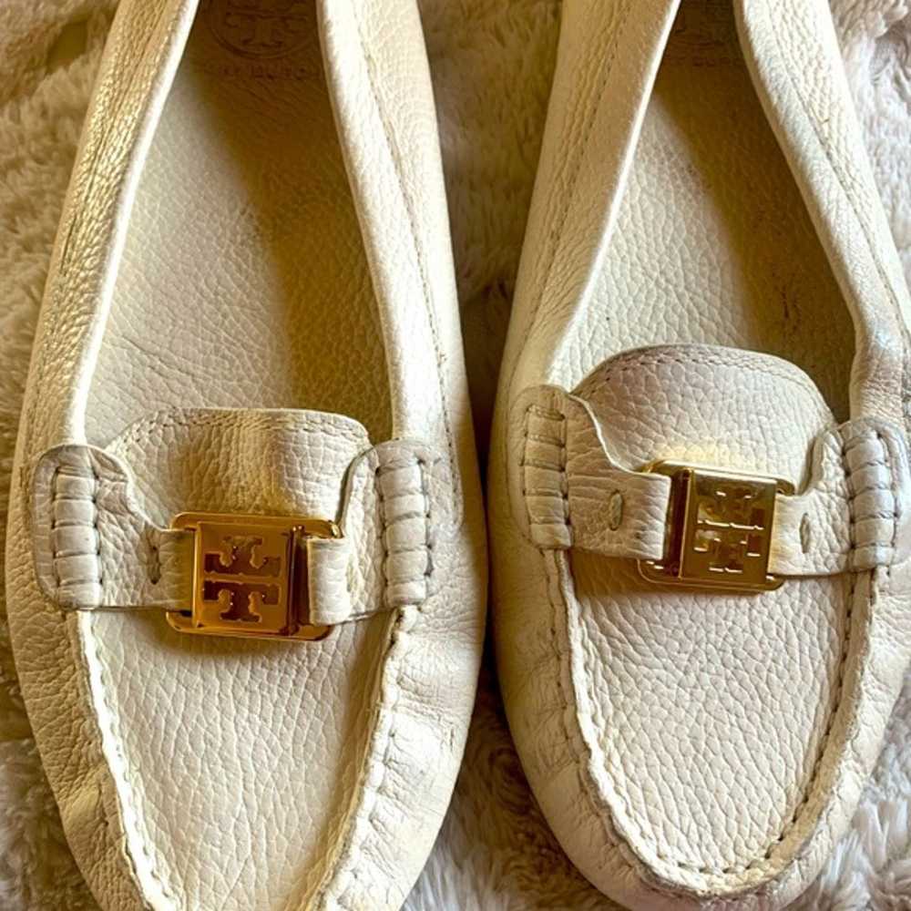 Tory Burch off white driving loafers size 10 - image 1