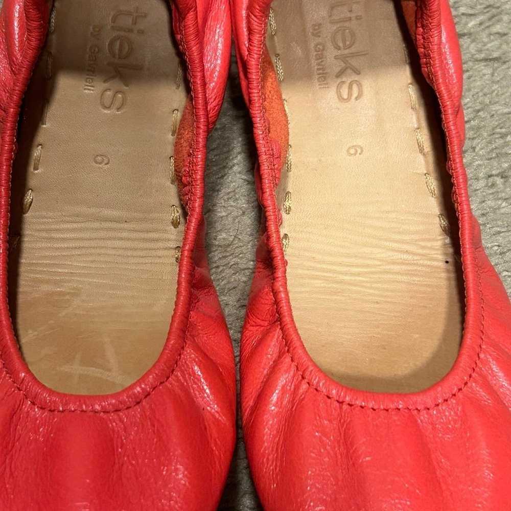 Womens Tieks 6, bright color, like new condition - image 2