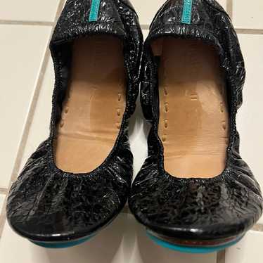 obsidian black patent leather tieks