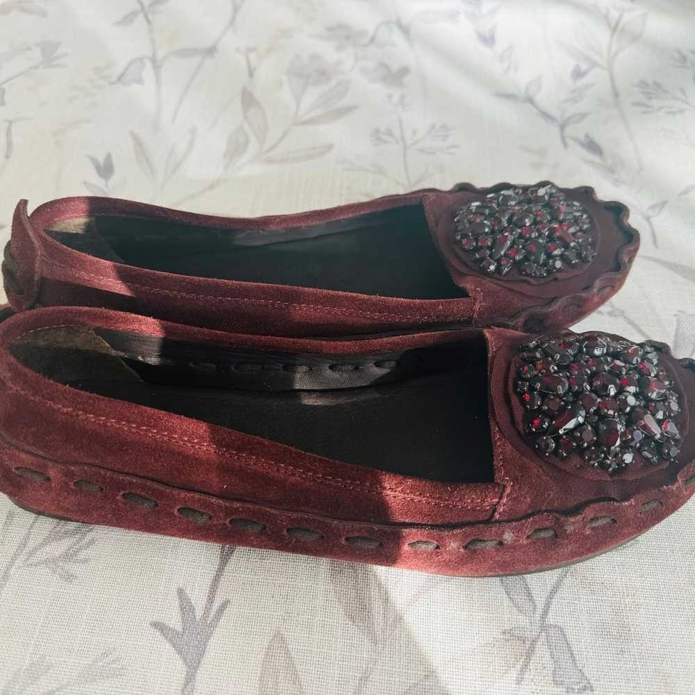 NWOT Vera Wang Cherry Wine Suede Jewelled Rosette… - image 2