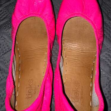 Tieks pop pink