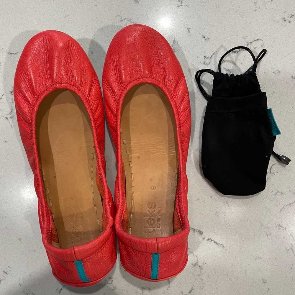 Tieks Poppy Flats size 9 GUC - image 2